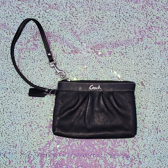 Coach Black Wristlet Bag Nice!! - Picture 1 of 1